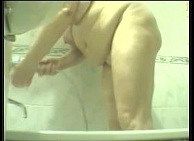 spy mom shaving pussy