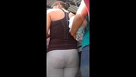 Nalgona MILF in yoga pants leggins