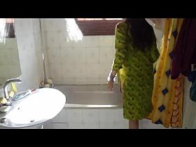 my mummy's bath scene