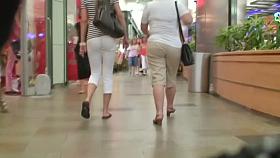 Amateur blonde street candid voyeur vid