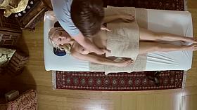 Bigtits babe fucked hard during massage