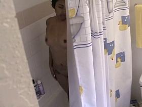 Mature washing voyeur
