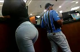 Mega Culona en jeans azules