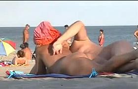 spouse fingering a-hole gap of his wife