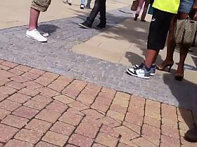 Creepshot of sexy milf's perfect legs