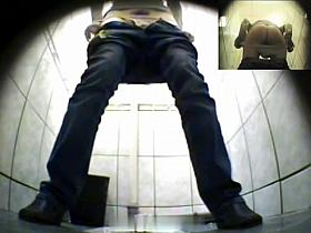 Girls Pissing voyeur video 39