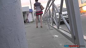 Sexy upskirt with babe who prefers pleated skirt