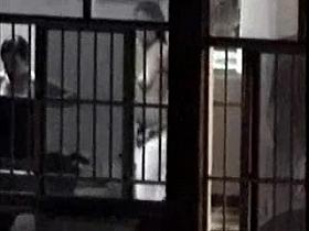 2 vizinhas se trocando