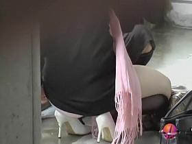 Very clever way to let their twats breathe sharking video