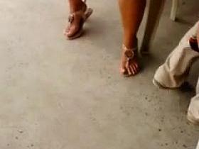 FLASHING SHE FLASH LEGS & I FLASH BULGE