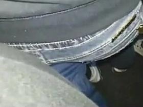 Pau duro no trem lotado