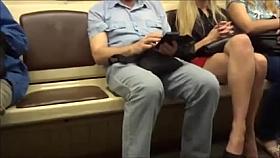 Bonitas piernas cruzadas