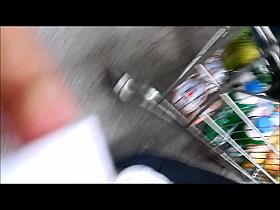 Mae gostosa mostrando cofrinho