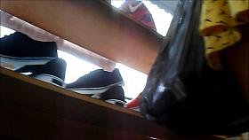 Morena deliciosa de vestidinho amarelo