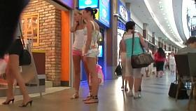 Blonde bombshell in sexy shorts - super sexy street candid