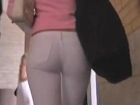 Street ass - Beau cul dans la rue