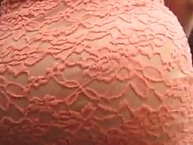 Nalgona con vestido pegado