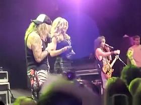 Show boobs at concert