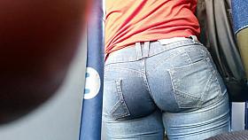 ASS ON THE TRAIN!!!!