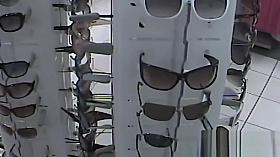 Voyeur Brillencamera - Blowjob im Kaufhaus