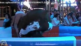 Gorgeous ass spins around in circles