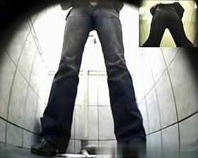 Girls Pissing voyeur video 241