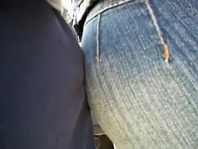 Encoxada She Knows it ass humped in street