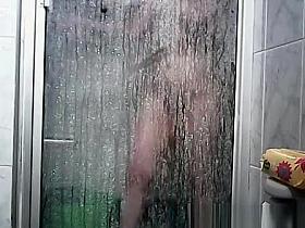 Hidden colombian gf in shower