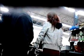 Hermosa Nalgona En Leggins Rojos