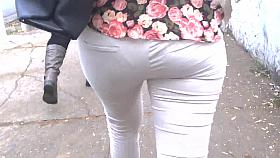 SDRUWS2 - VISIBLE PANTY LINE ON THE STREET