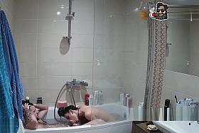 Kriss is showing Zorg how to be more gentle!