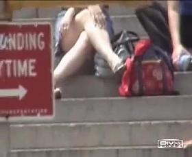 culotte sur les marches