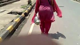 Indian Milf in Pink Salwar Ass