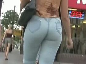 Hot sexy street candid captured on camera