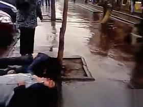 Drunk boss and his crazy secretary on the street