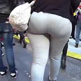 Big Butt in Yogapants