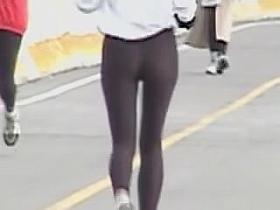 Excited man with cam shoots candid ass in the street 03m