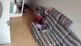 Peeping a hot milf in underwear