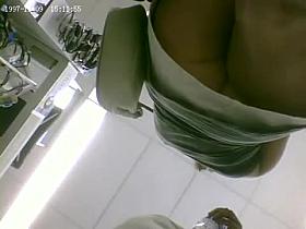 Tourist I upskirted, nice ass & white thong!