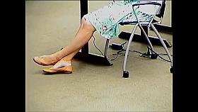 Candid College Girl Shoeplay