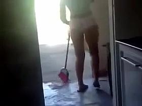 hawt bigass cameltoe doing household