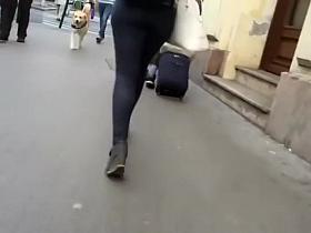 Sexy booty in skin tight pants