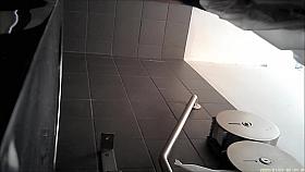 Full butt fem pissing over toilet and drying the nub