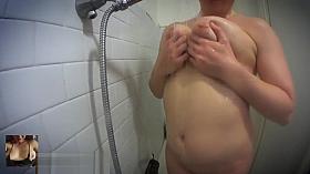 Giovane tettona di Palermo si sditalina