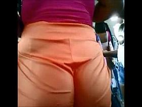 Bunda maravilhosa de short laranja