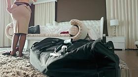 Jasmine Jae has an intruder in her home