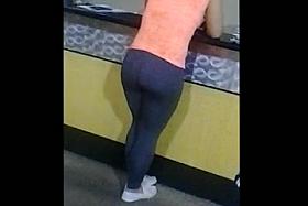 Girl Booty In Leggings At Gym