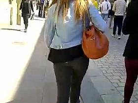 deux jeunes ados joli cul