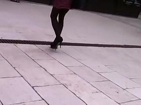 Rookie voyeur follows a business lady