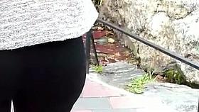 AWESOME BOOTY IN BLACK LEGGINGS